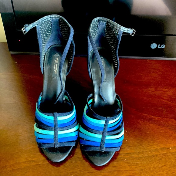 Heeled sandals - Picture 2 of 5